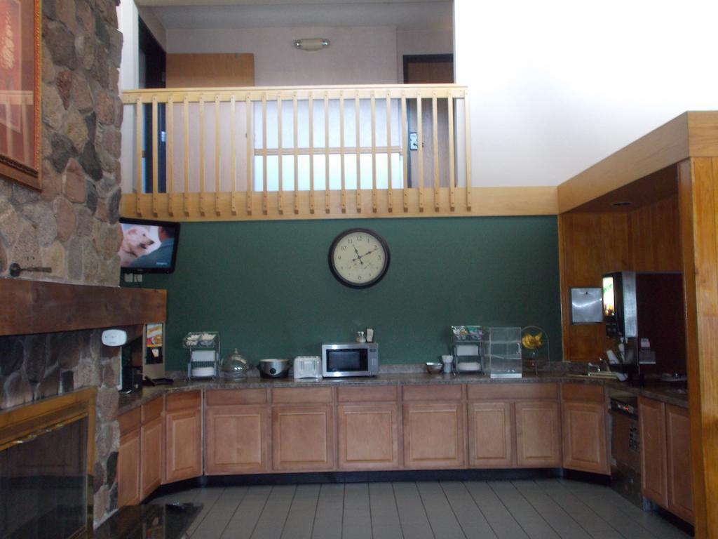 Boarders Inn And Suites By Cobblestone Hotels - Ripon Exterior foto